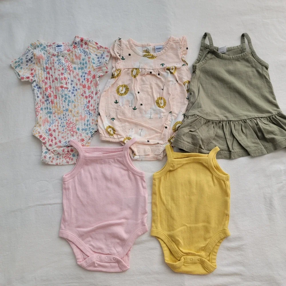 Old Navy Baby Girl 5pc Lot Bodysuits Dress Floral Lion Pink Yellow Green 0-6M